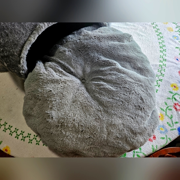 NWOT KITTY BED GREY - Picture 6 of 10